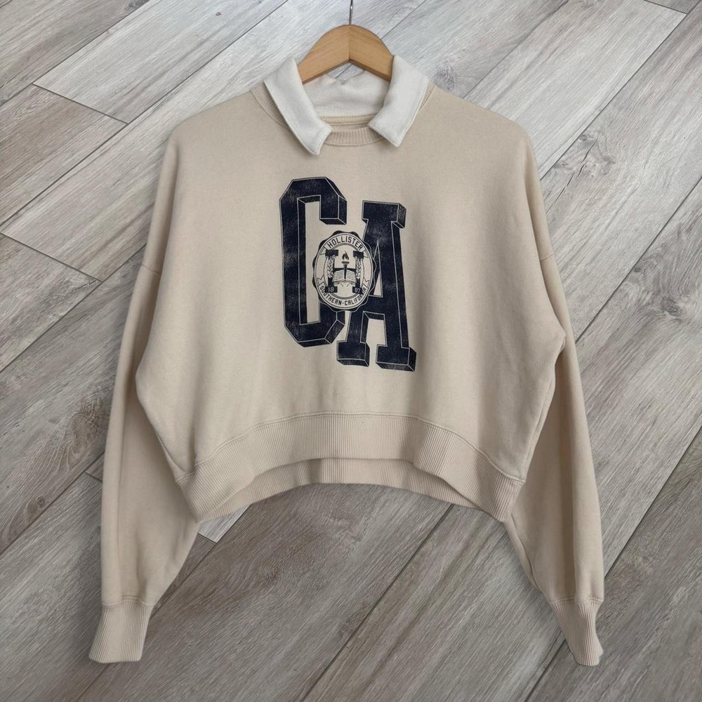 Hollister preppy cropped polo sweatshirt white contrasting collar Size Medium